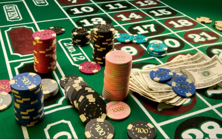 soldi e fiches alla roulette