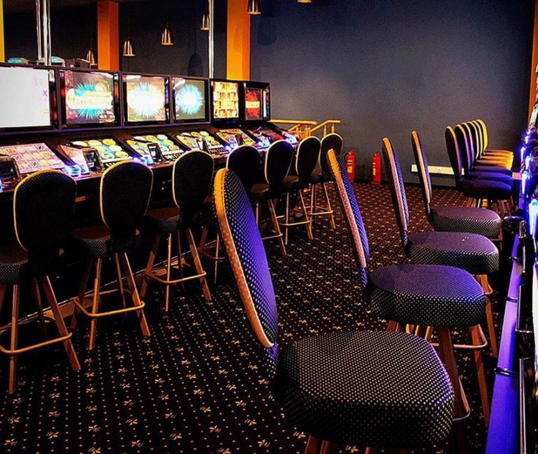 Sala slot con cristalli magici